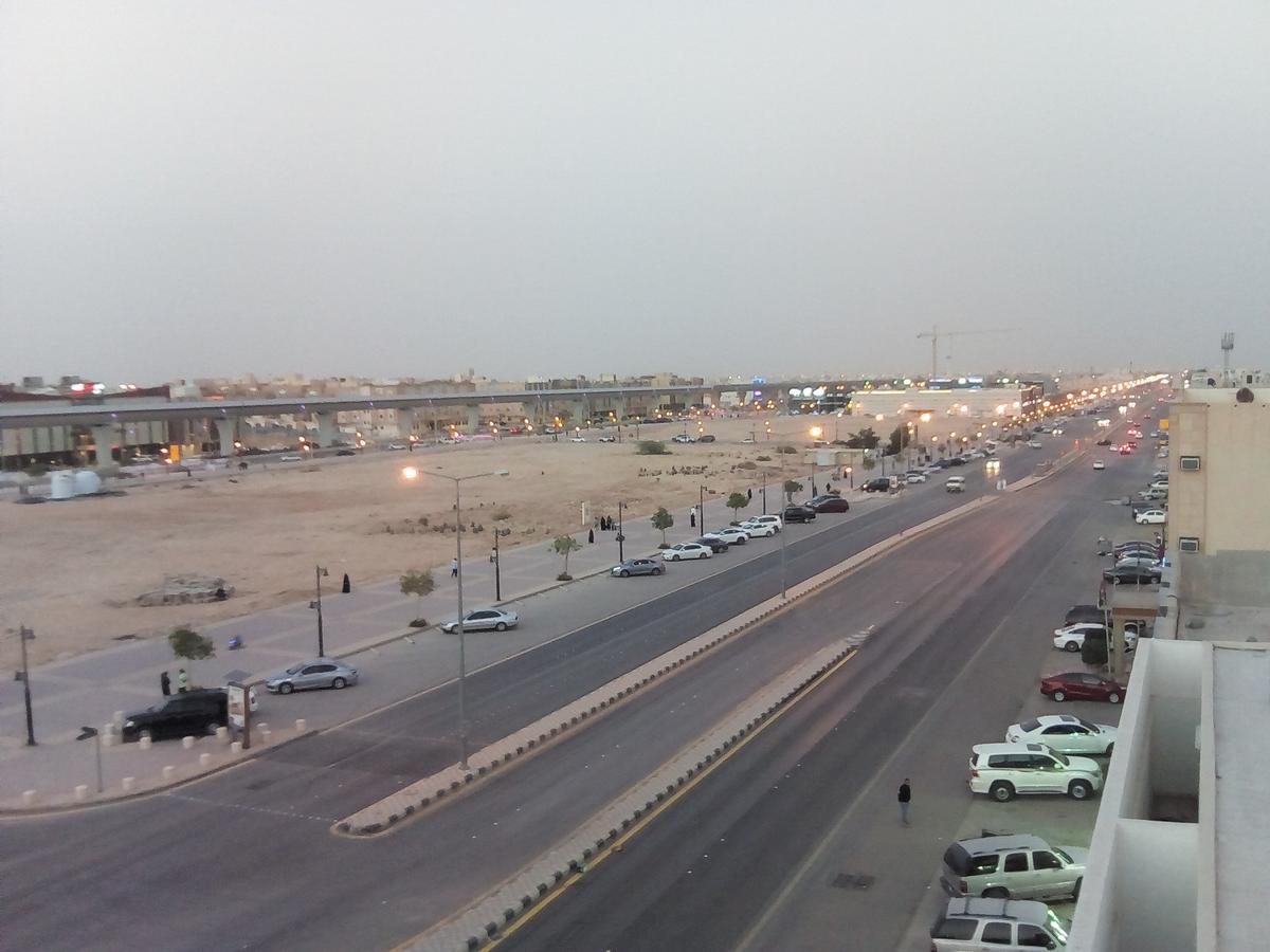 Al Makan Al Mosafer 116 Hotel By Al Azmy Rijád Kültér fotó